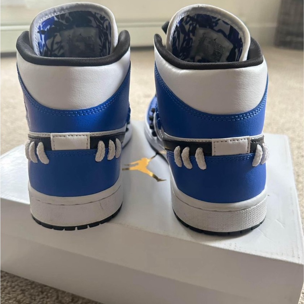 Women’s Air Jordan 1s mid ‘sisterhood’